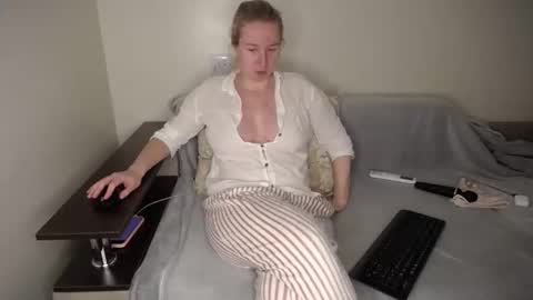 Iamyourdream online show from 04-11-26, 08:35