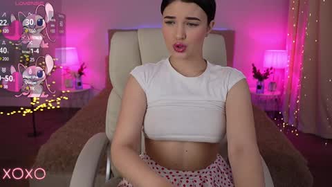 Snapshot of yourlolabunny chatting on 01-23-25, 04:19 L O L A online show from 01-23-25, 04:19