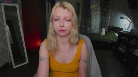 Snapshot of yourlovelyeve chatting on 03-08-26, 08:12 Eve online show from 03-08-26, 08:12