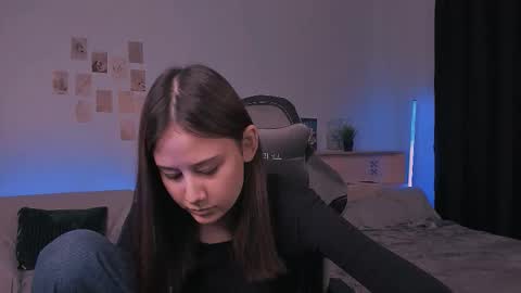 Snapshot of yourlovelystreamer chatting on 10-17-25, 11:57 Nikol online show from 10-17-25, 11:57