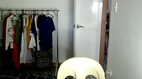 Snapshot of yourlovetifannyx chatting on 01-15-25, 04:15 tifanny online show from 01-15-25, 04:15