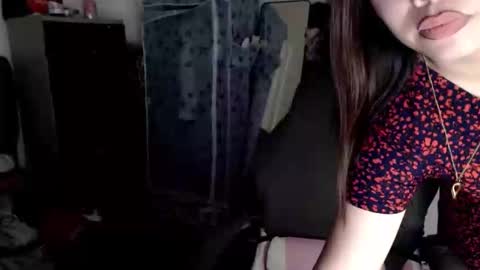 Snapshot of yourlovetifannyx chatting on 09-25-25, 04:16 tifanny online show from 09-25-25, 04:16