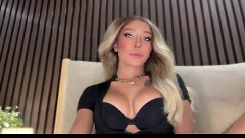 Pearl online show from 04-27-26, 06:44