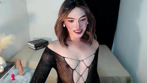 TIFFANY SUCKING QUEEN online show from 05-11-26, 02:12