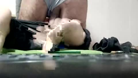 Mark online show from 11-12-25, 04:07