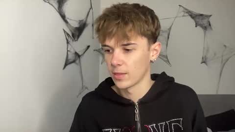 Snapshot of yoursweetyguy chatting on 11-21-25, 12:48 yoursweetyguy online show from 11-21-25, 12:48