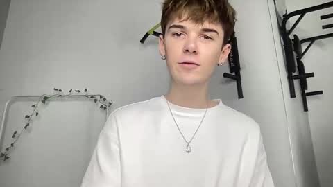 Snapshot of yoursweetyguy chatting on 12-02-25, 04:46 yoursweetyguy online show from 12-02-25, 04:46