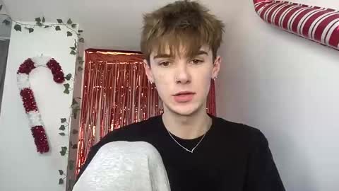 Snapshot of yoursweetyguy chatting on 01-19-26, 01:04 yoursweetyguy online show from 01-19-26, 01:04