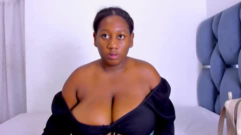 Snapshot of yourwife_anna chatting on 10-24-25, 10:44 yourwife_anna online show from 10-24-25, 10:44