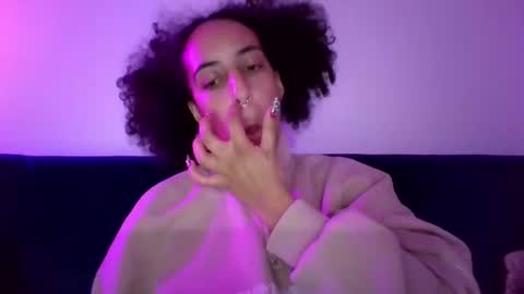 elizabeth  ju   online show from 12-11-24, 01:05