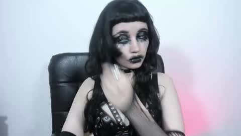 Yue Eclipsa online show from 12-16-25, 02:49