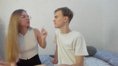 Snapshot of yueslang chatting on 02-17-25, 07:10 Yue Lang and Samm online show from 02-17-25, 07:10