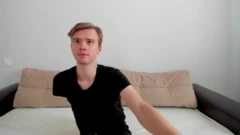 Snapshot of yueslang chatting on 09-21-25, 09:00 Yue Lang and Samm online show from 09-21-25, 09:00