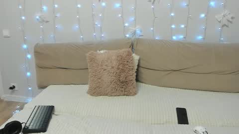 Snapshot of yueslang chatting on 05-19-26, 01:56 Yue Lang and Samm online show from 05-19-26, 01:56