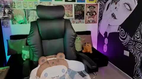    rawr   Anne Independent model      online show from 02-10-26, 12:48