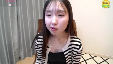 yui_x online show from 02-27-25, 12:23