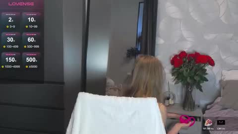 yuki_bloom online show from 10-21-25, 07:20