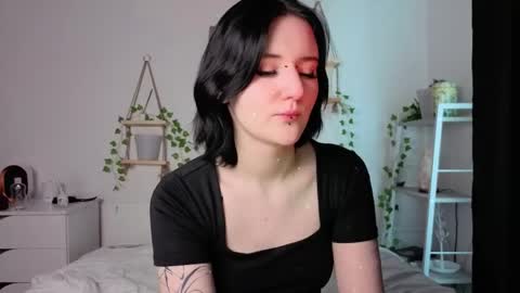 Ellie online show from 03-08-26, 08:18