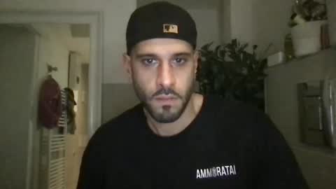 Snapshot of yul53 chatting on 09-29-25, 08:02 yul53 online show from 09-29-25, 08:02