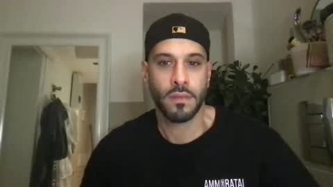 Snapshot of yul53 chatting on 10-05-25, 01:20 yul53 online show from 10-05-25, 01:20