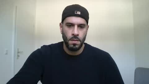 Snapshot of yul53 chatting on 11-12-25, 11:43 yul53 online show from 11-12-25, 11:43