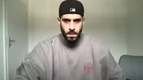 Snapshot of yul53 chatting on 11-13-25, 01:10 yul53 online show from 11-13-25, 01:10