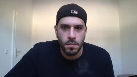 Snapshot of yul53 chatting on 11-22-25, 08:46 yul53 online show from 11-22-25, 08:46