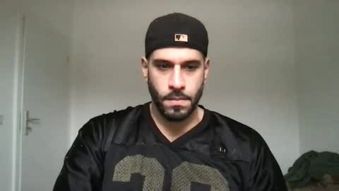 Snapshot of yul53 chatting on 11-26-25, 11:33 yul53 online show from 11-26-25, 11:33