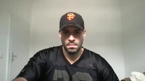 Snapshot of yul53 chatting on 11-30-25, 10:19 yul53 online show from 11-30-25, 10:19