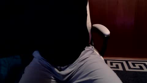Snapshot of yulanesca chatting on 05-12-26, 03:14 Russ online show from 05-12-26, 03:14
