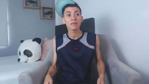 Snapshot of yulian_vasquez chatting on 02-28-25, 12:20 yulian_vasquez online show from 02-28-25, 12:20