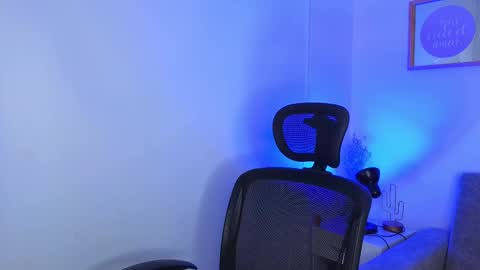 Snapshot of yulian_vasquez chatting on 09-18-25, 12:18 yulian_vasquez online show from 09-18-25, 12:18