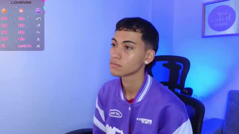 Snapshot of yulian_vasquez chatting on 09-19-25, 12:17 yulian_vasquez online show from 09-19-25, 12:17