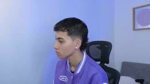 Snapshot of yulian_vasquez chatting on 09-22-25, 12:18 yulian_vasquez online show from 09-22-25, 12:18