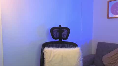 Snapshot of yulian_vasquez chatting on 10-10-25, 12:15 yulian_vasquez online show from 10-10-25, 12:15