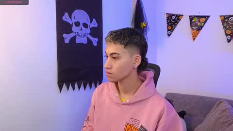 Snapshot of yulian_vasquez chatting on 10-17-25, 12:19 yulian_vasquez online show from 10-17-25, 12:19