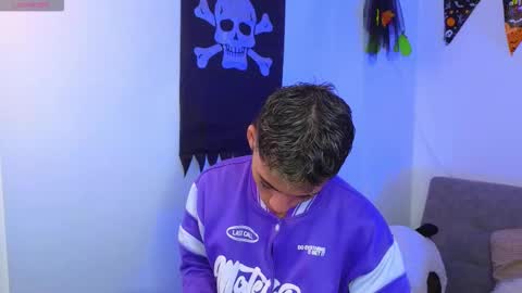 Snapshot of yulian_vasquez chatting on 10-22-25, 12:27 yulian_vasquez online show from 10-22-25, 12:27