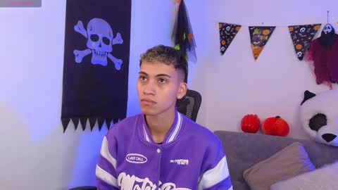 Snapshot of yulian_vasquez chatting on 10-27-25, 12:20 yulian_vasquez online show from 10-27-25, 12:20