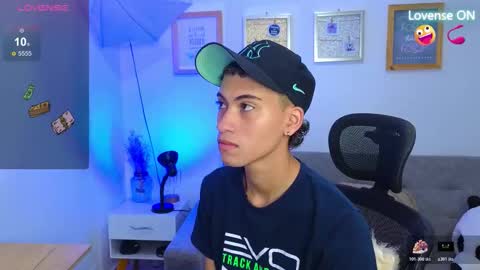 Snapshot of yulian_vasquez chatting on 11-18-25, 03:16 yulian_vasquez online show from 11-18-25, 03:16