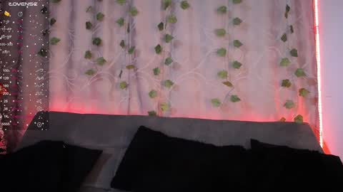 yuliath online show from 12-28-24, 08:26