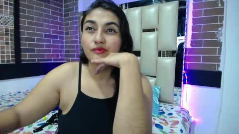 Snapshot of yuliet_latin69 chatting on 12-19-25, 01:29 Yulieth online show from 12-19-25, 01:29