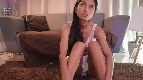 yuliethpetite online show from 12-04-25, 11:30