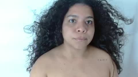 Snapshot of yulissa18 chatting on 01-15-25, 12:15 Yuli and SaraIndependent model online show from 01-15-25, 12:15