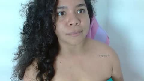 Snapshot of yulissa18 chatting on 01-18-25, 06:56 Yuli and SaraIndependent model online show from 01-18-25, 06:56