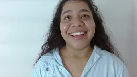 Snapshot of yulissa18 chatting on 01-22-25, 04:44 Yuli and SaraIndependent model online show from 01-22-25, 04:44