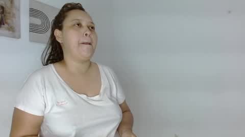 Snapshot of yulissa18 chatting on 01-27-25, 01:37 Yuli and SaraIndependent model online show from 01-27-25, 01:37