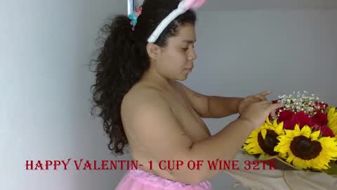 Snapshot of yulissa18 chatting on 02-15-25, 05:17 Yuli and SaraIndependent model online show from 02-15-25, 05:17