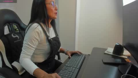 Snapshot of yulitza1025 chatting on 11-22-25, 11:31 Y U L I T Z A online show from 11-22-25, 11:31