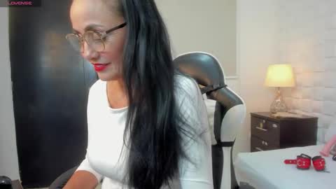 Snapshot of yulitza1025 chatting on 12-15-25, 12:31 Y U L I T Z A online show from 12-15-25, 12:31