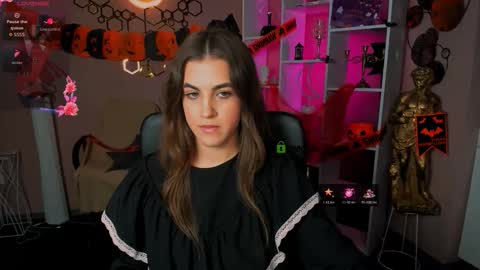 yume_sakura_ online show from 10-31-25, 12:06